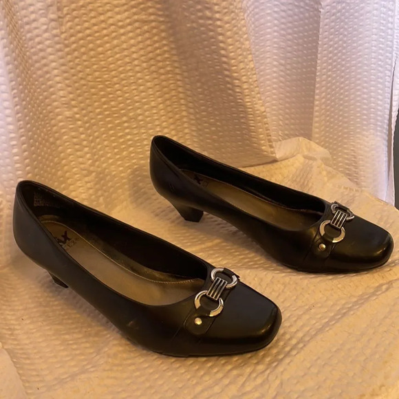 Air Flex black pumps Size 7.5 M - Picture 4 of 7